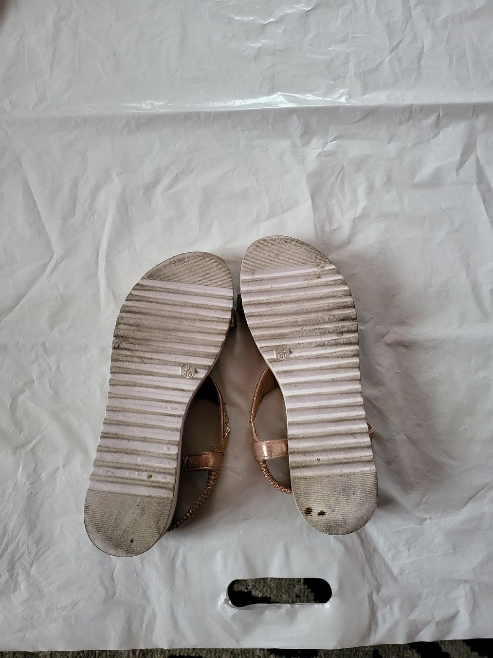 Scarpe da donna: Sandales d'été dorées, taille 40 – Usato da Niedergösgen venduto da Eva2410 4