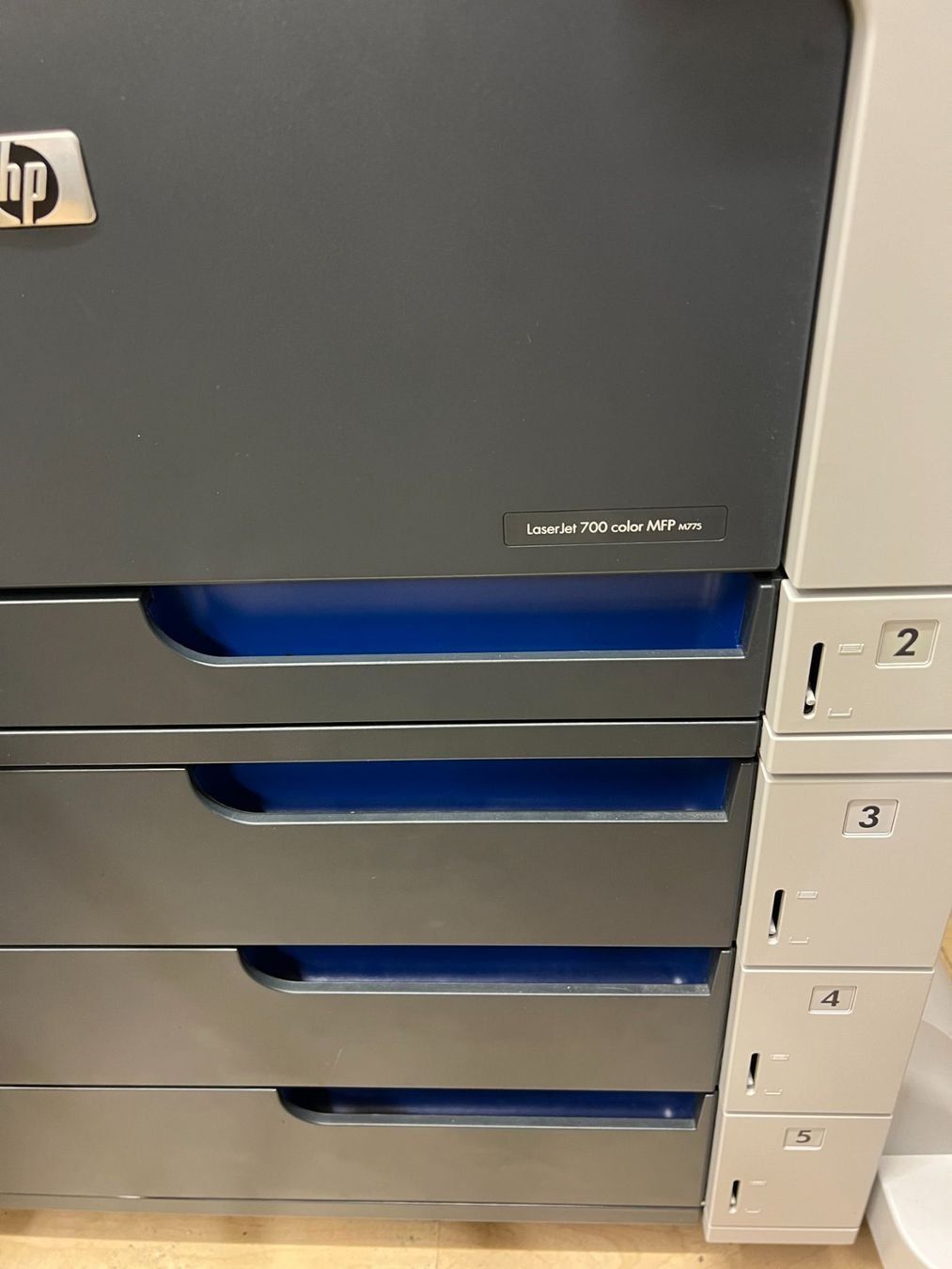 Hewlett Packard Stampanti: COLOR A3 HP M775 – Difettoso da Schlattingen venduto da Weinberg1 1