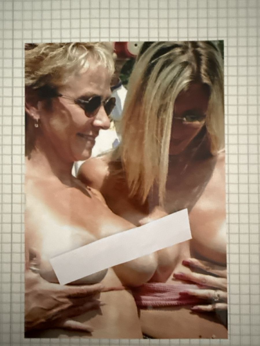 Poster & Bilder: Erotisches Foto  – Neu (gemäss Beschreibung) aus Neukirch (Egnach) von Maxi2009