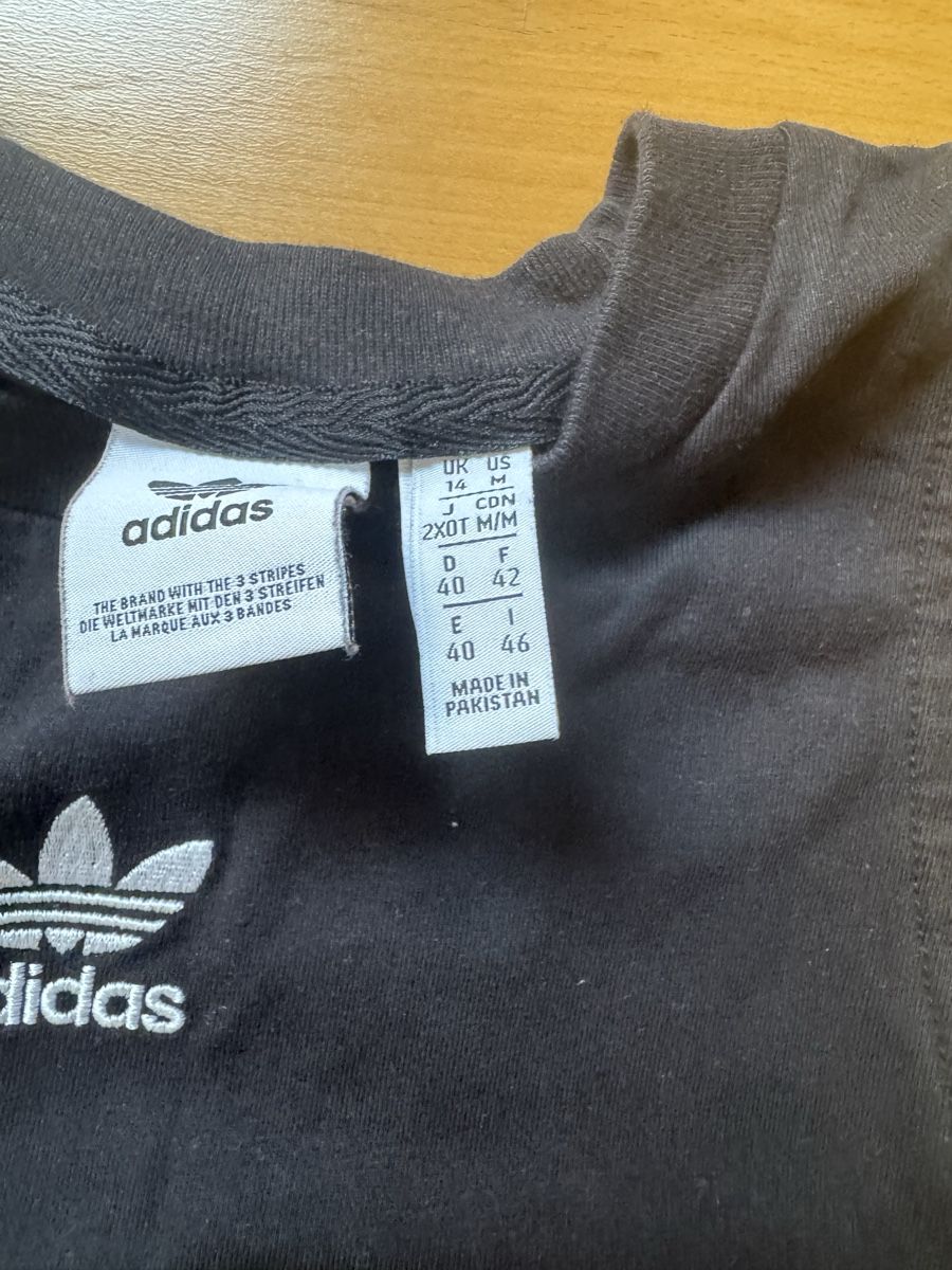 Tops: Adidas Crop Top  – D'occasion à Bettlach par valishop 1
