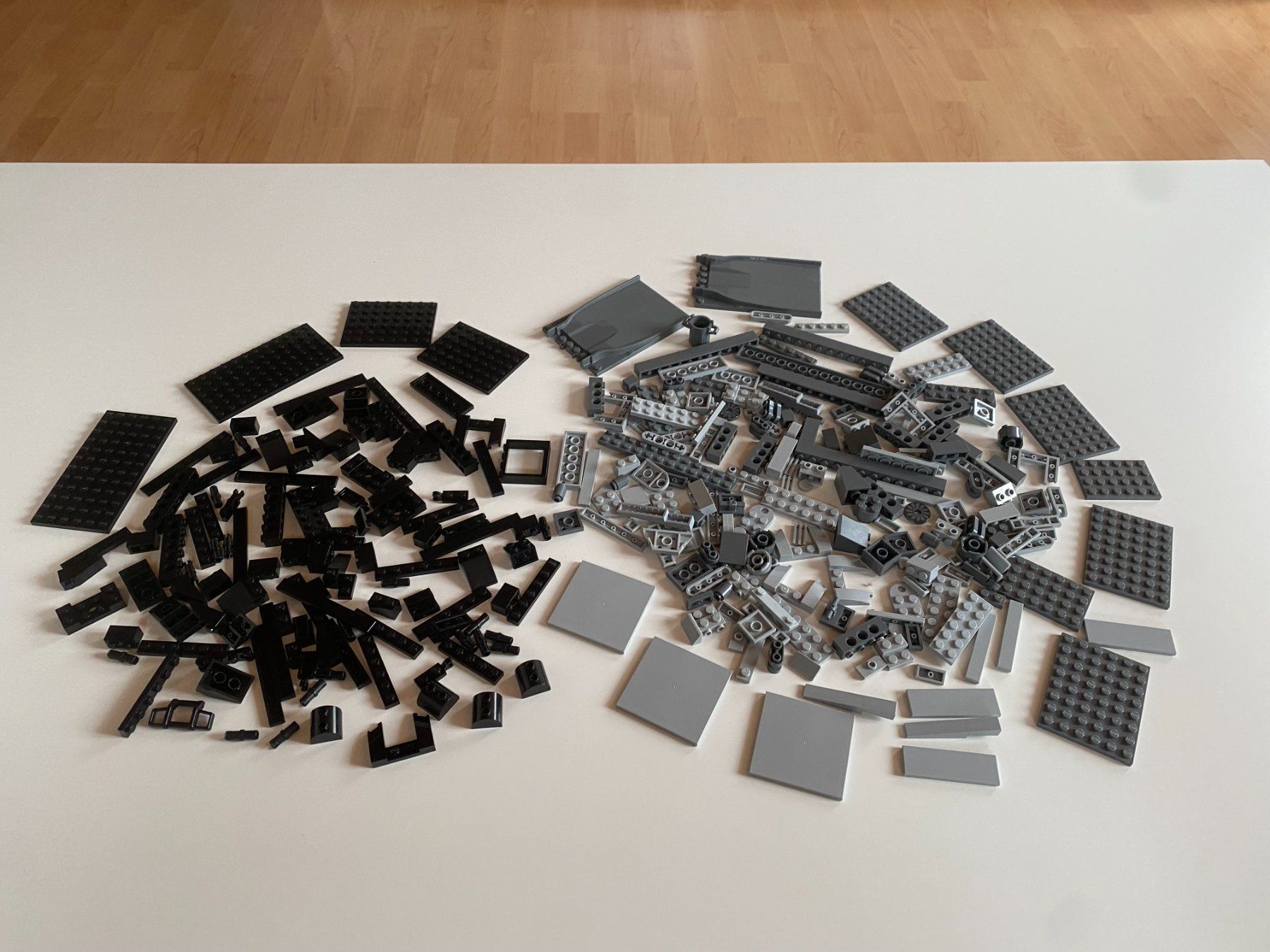 Lego Giocattoli: LEGO - DIVERSE - SCHWARZE - GRAUE - STEINE - PLATTEN – Usato da Gelterkinden venduto da ajdt4