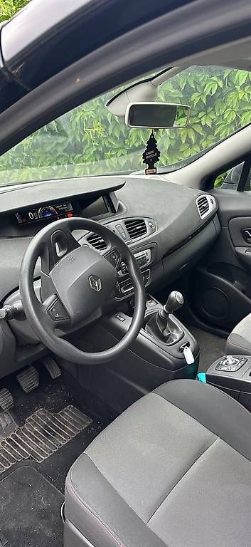Renault Automobili: Renault Scenic – Usato da Genève venduto da yar_7g5s 2