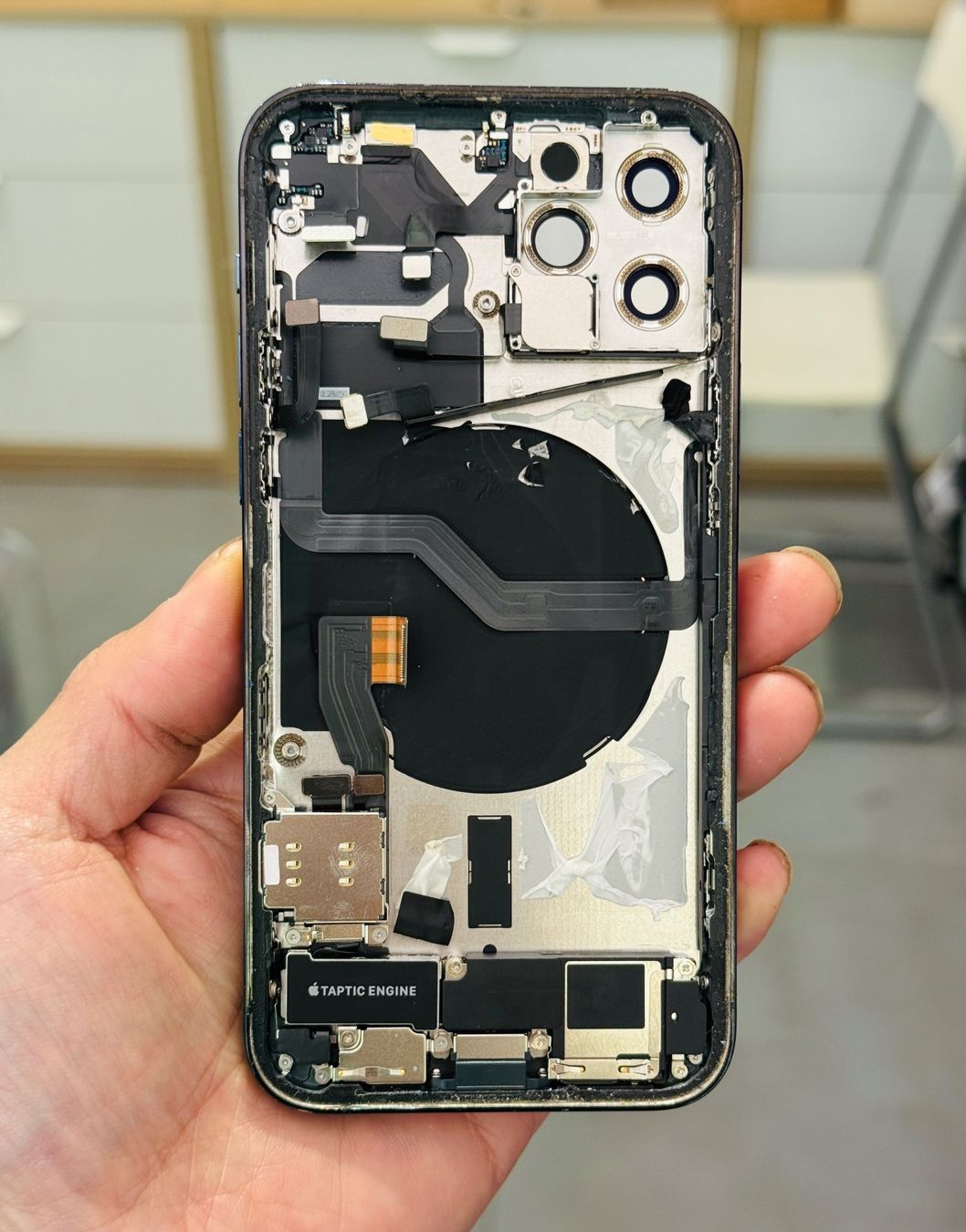 Apple Telefoni cellulari / Smartphones: Châssis iPhone 12 Pro bleu avec composants – Usato da Morges venduto da DA-repa 6