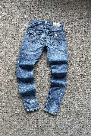 True Religion, Taille 34-36, Jean slim délavé tendance!