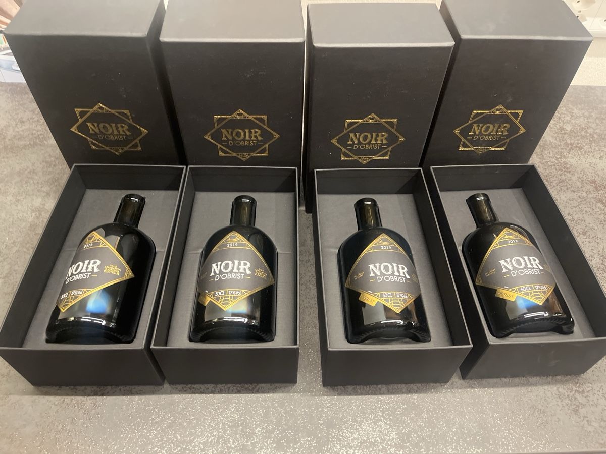 Bevande alcoliche: 4 Flaschen NOIR von D,Obrist 2019 – Nuovo (secondo la descrizione) da Dittingen venduto da Cervolino77
