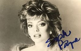 Sarah Payne 1959- Autogramm signiert Foto 9x14cm