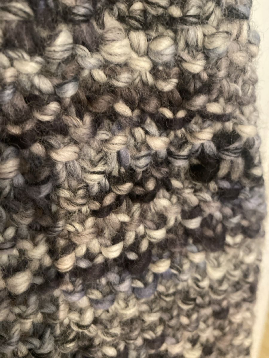 Foulard & Sciarpe: Warmer, flauschiger Strickschal, grau-schwarz meliert – Nuovo (secondo la descrizione) da Bern venduto da YanickZ 1