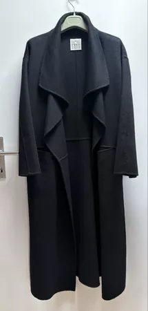 Toteme Mantel aus Wolle und Kaschmir schwarz (XS)