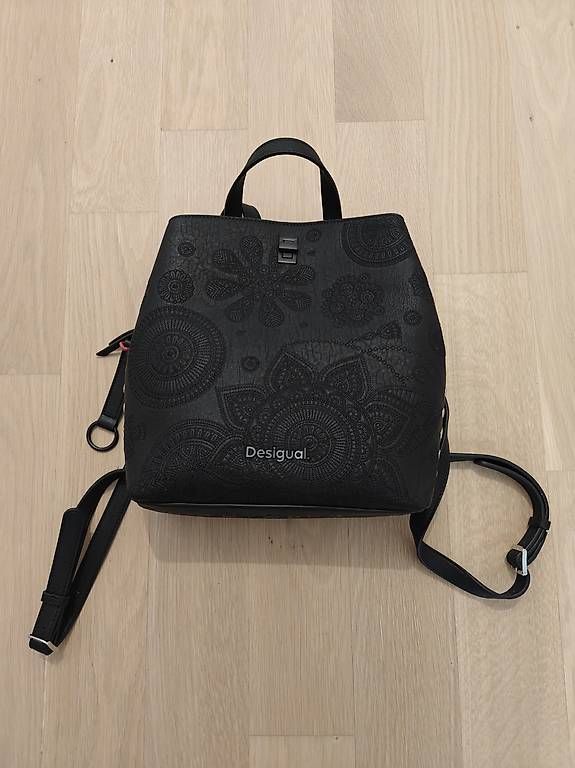 Desigual Zaini: Sac à dos Desigual noir neuf – Nuovo e nell'imballaggio originale da Bellevue venduto da bar_b9sv