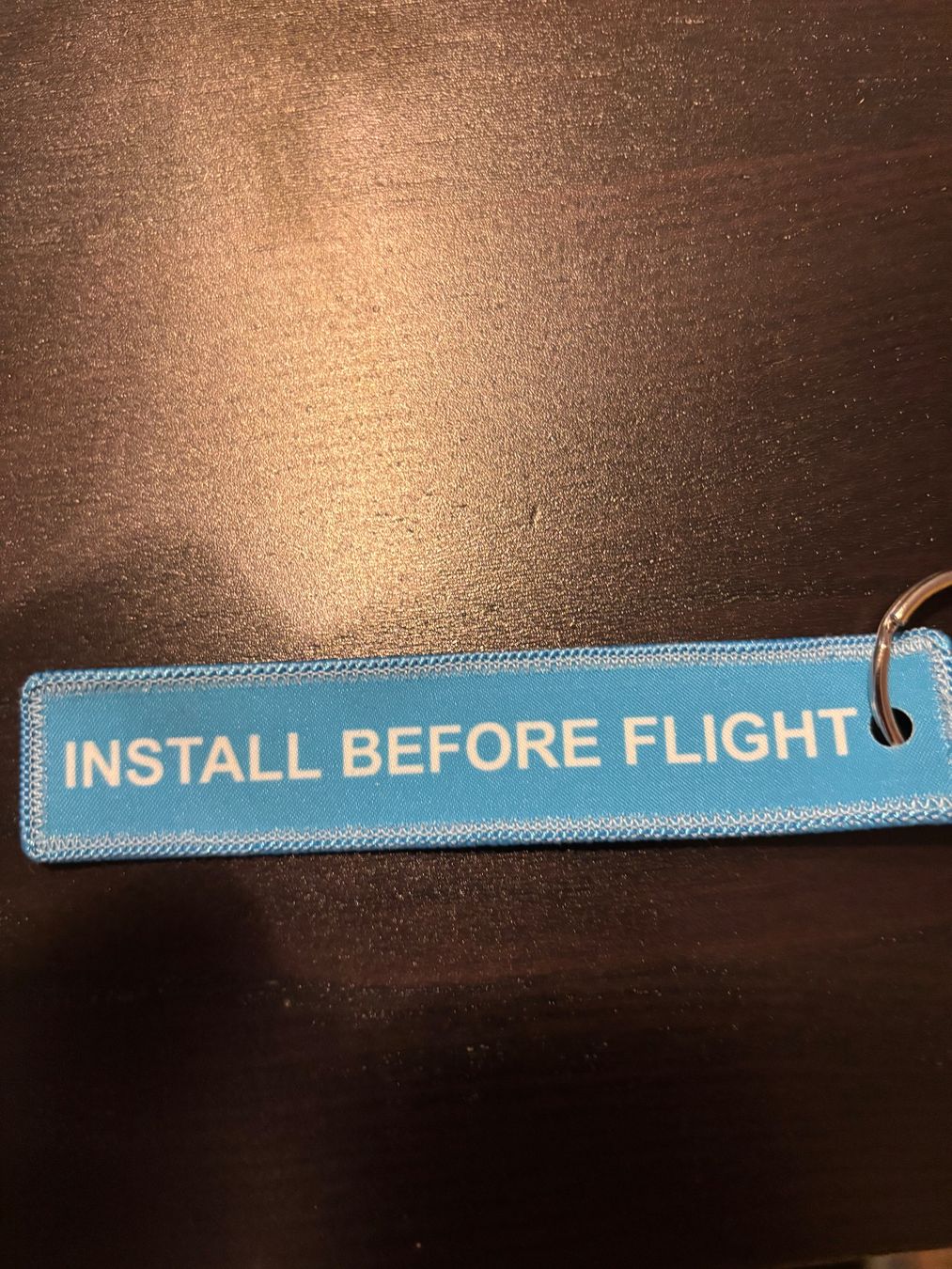 Porte-clés: Viasat INSTALL BEFORE FLIGHT – Neuf avec emballage d'origine à Reinach BL par joa_r9s8 1