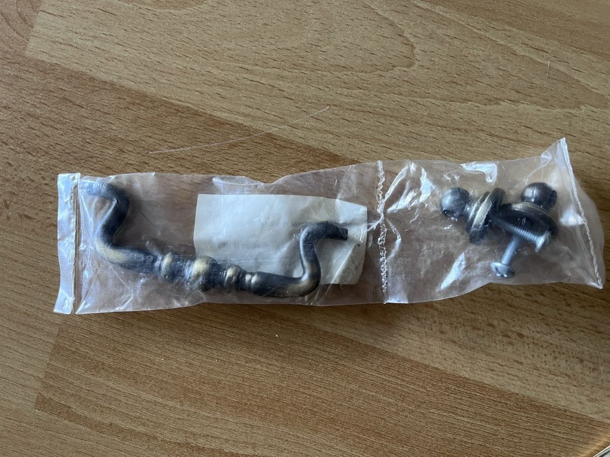 Eisenwaren: 5x Möbelgriff, Metallhängegriff, Vintage, 96mm – Gebraucht aus Röschenz von Annakournikova 1