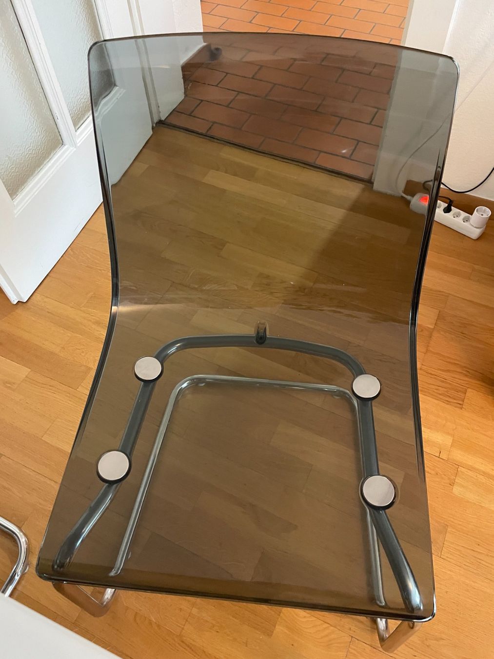 Set de table et chaises: Modern dining table with 4 chairs – D'occasion à Zürich par carlaferico 4