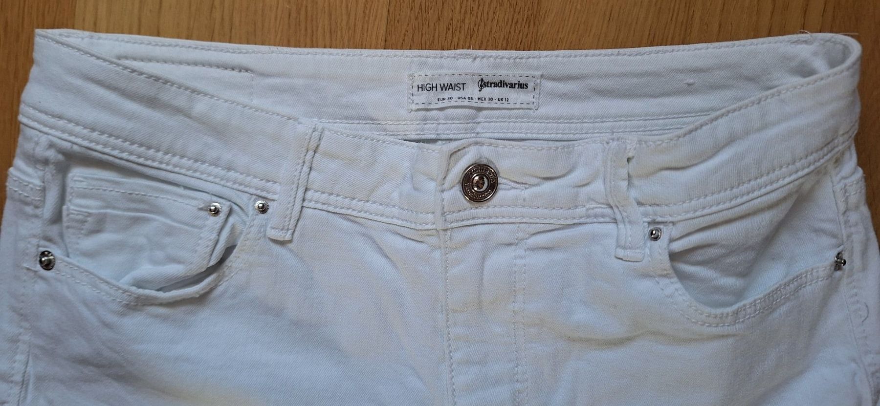 Stradivarius Jeans: Stradivarius, jeans blanc – Nuovo (secondo la descrizione) da Lussery-Villars venduto da pousinete02 2