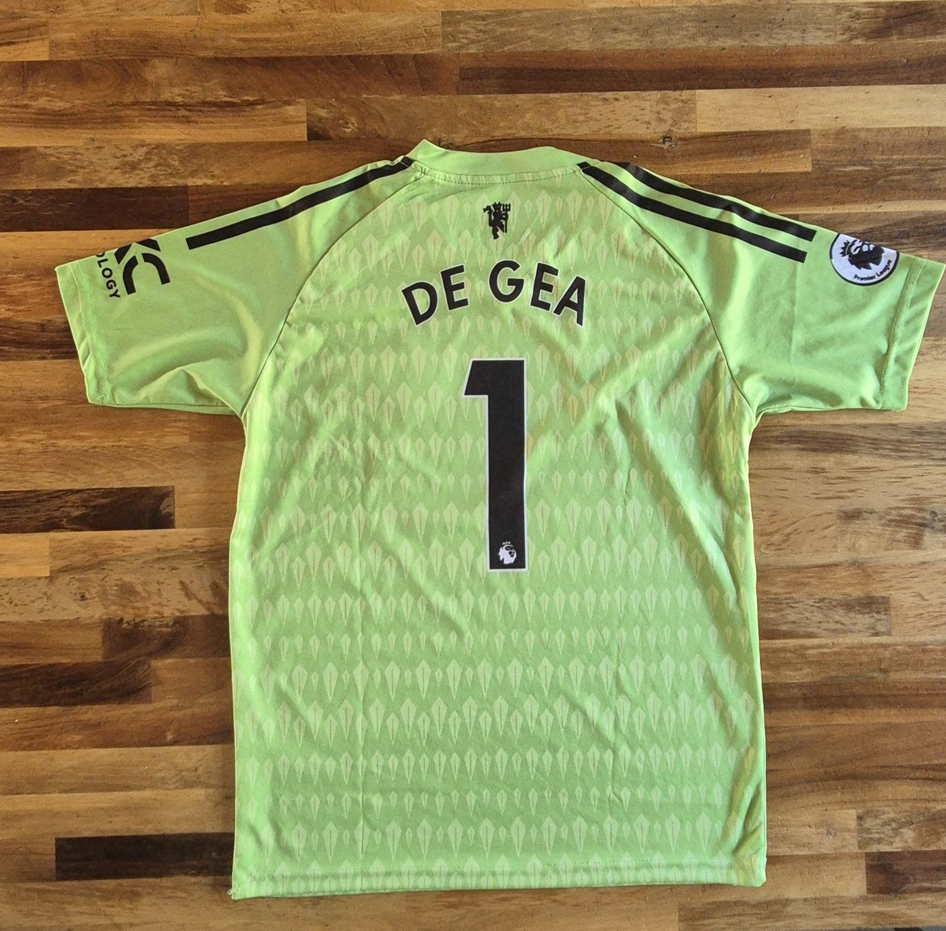 Adidas Scarpe, pantaloni & magliette da ginnastica: Fussball Trikot und Hose – Usato da Wuppenau venduto da Suenneli10 4
