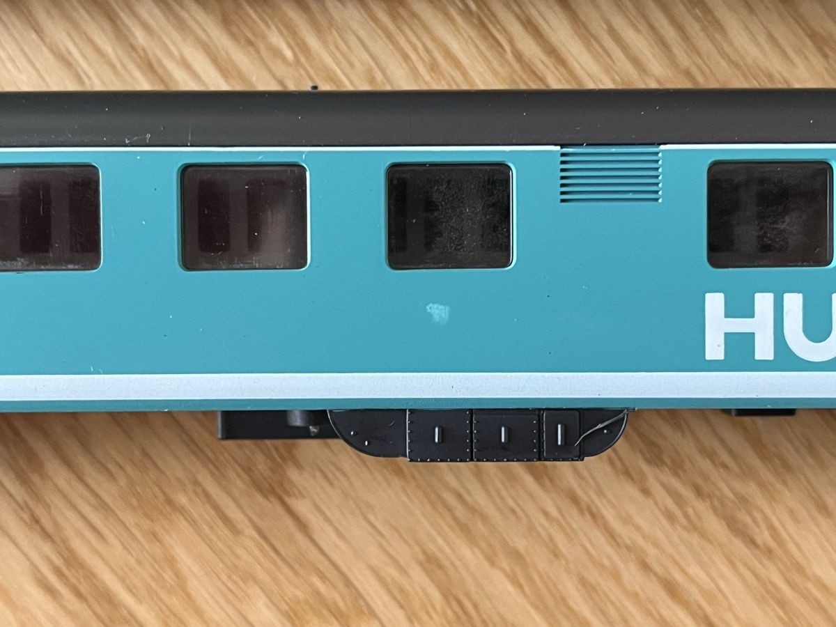 Lima Modelleisenbahnen: 2x Hupac Begleitwagen SBB Lima  – Gebraucht aus Basel von Re620_11627 4