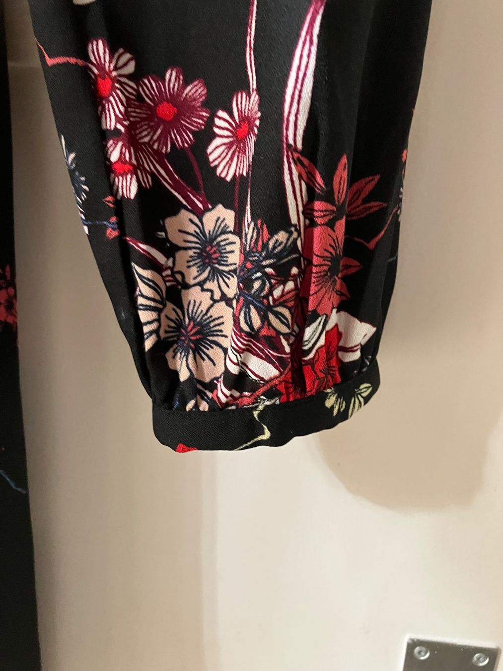 Kleider: Blumenkleid schwarz kurz mit Bindegürtel, Gr. S. – Neu (gemäss Beschreibung) aus Magden von Anthurium11 4