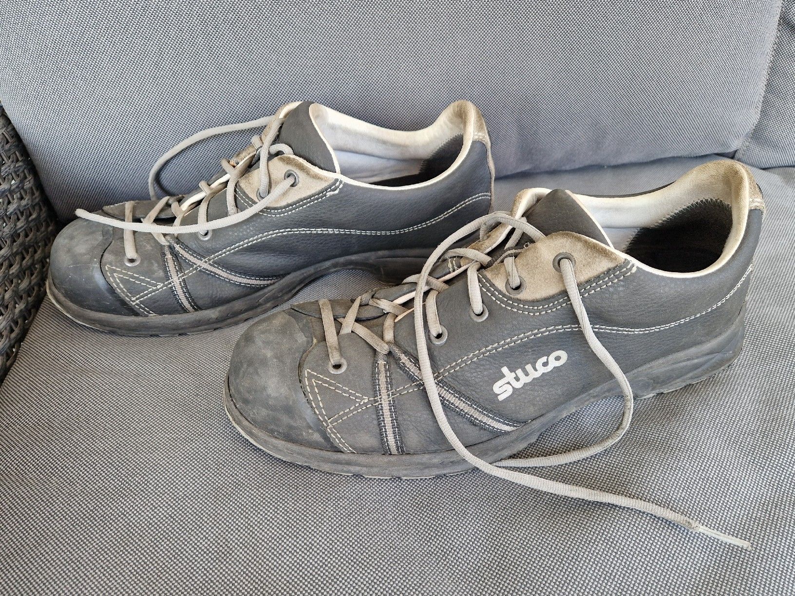 Stuco Scarpe da uomo: Stuco Sicherheitsschuhe S3 SRC ESD Gr. 44 – Usato da Niederrohrdorf venduto da Miripfiri
