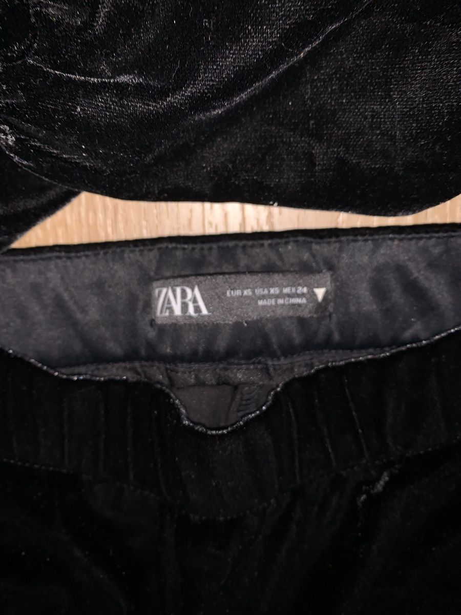 Zara Kleiderpakete: Ensemble en velours noir Zara – Gebraucht aus Genève von vic_s9c5 4