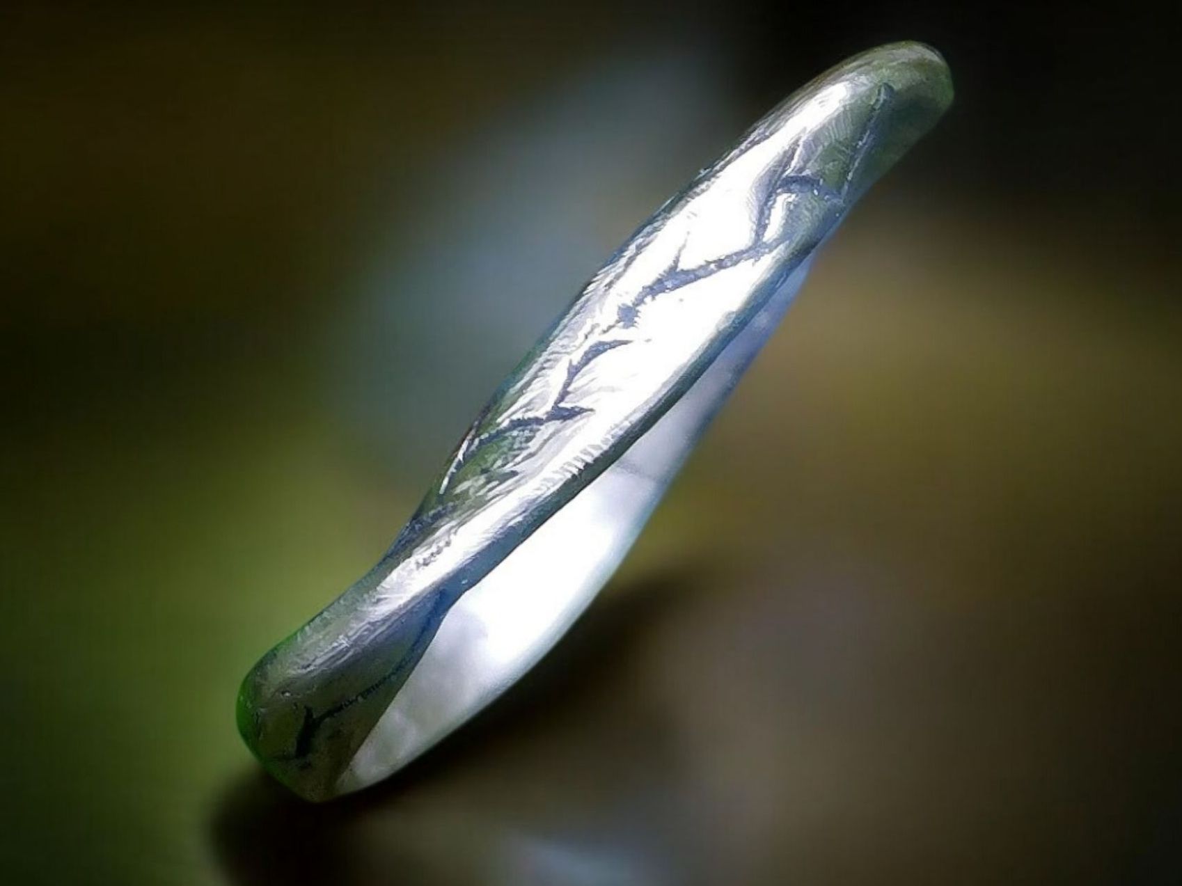 Ringe: Handgemachter Stahlring,  gedreht & geschnitzt, Gr. 61 – Neu und originalverpackt aus Aarau von Schmuckhoehle_MD 3