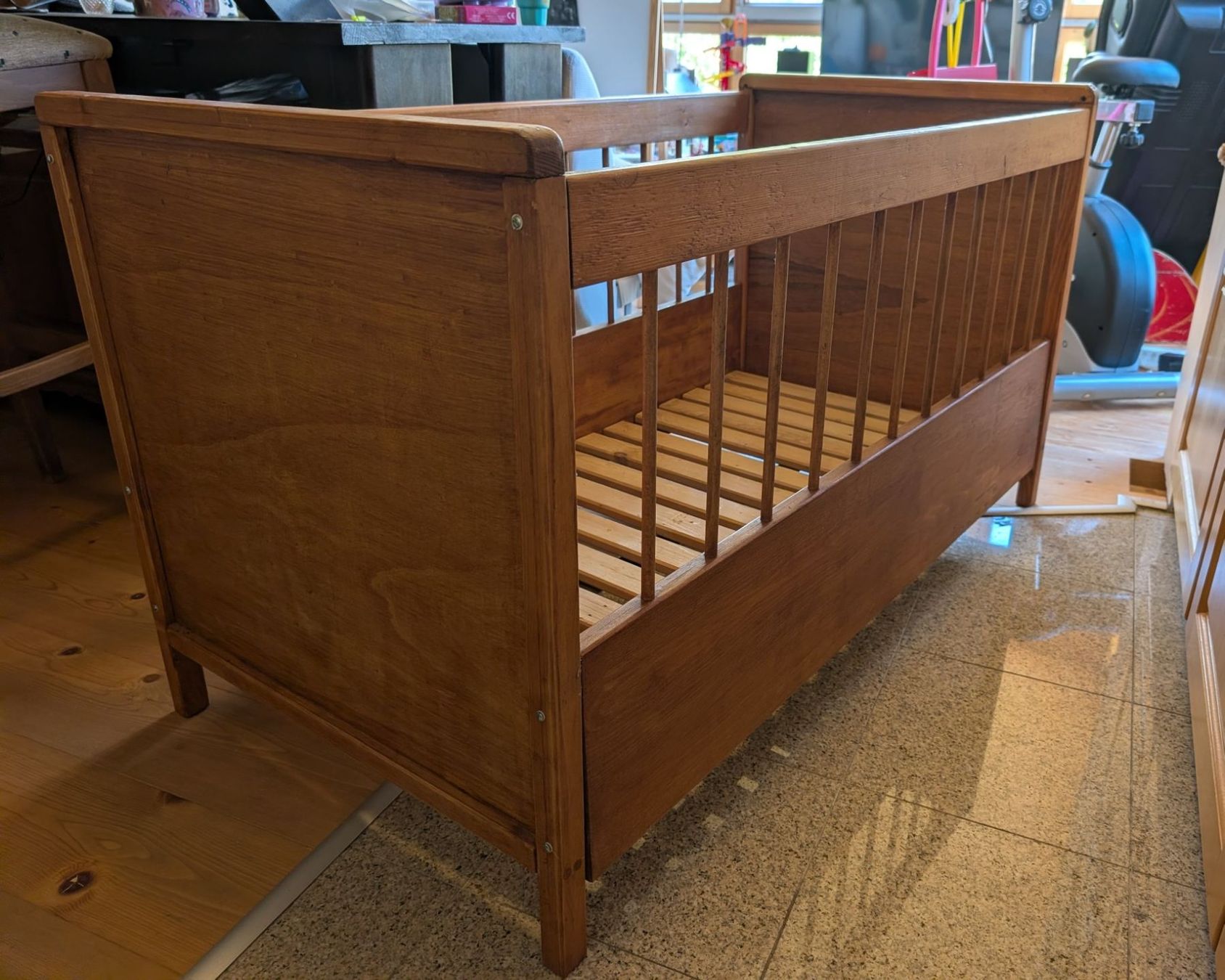 Lits: Kinderbett aus Holz, 120cm – D'occasion à Oberterzen par chjm 3