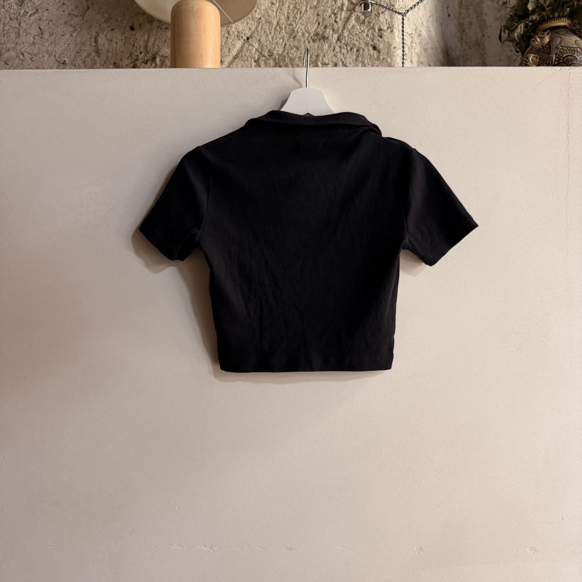 Top: Black Crop Top Even and Odd – Usato da Schaffhausen venduto da nuhcyar 2