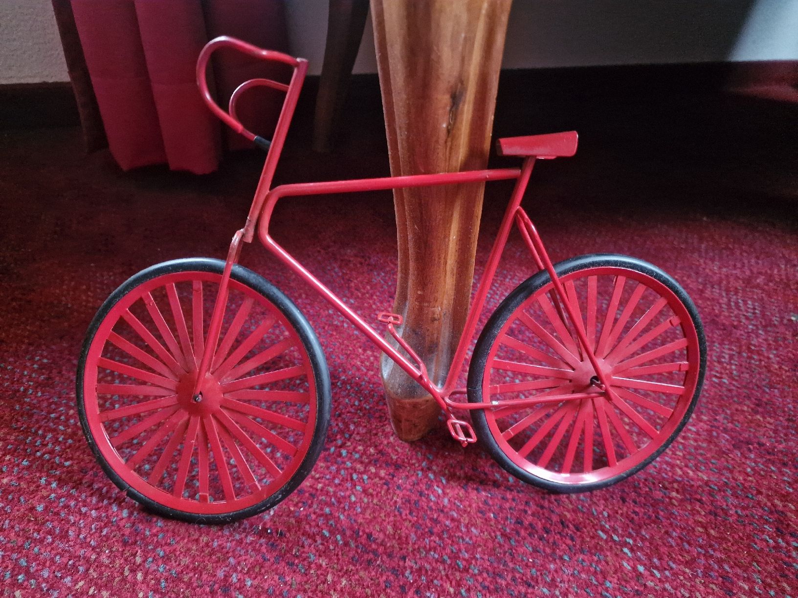 Tutte le decorazioni: Rotes Deko-Velo aus Metall – Usato da Pfaffnau venduto da furush6