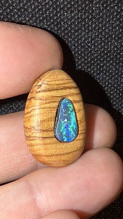 Ciondoli: Opal anhänger mit Olivenholz – Usato da Wigoltingen venduto da SANDROPAL