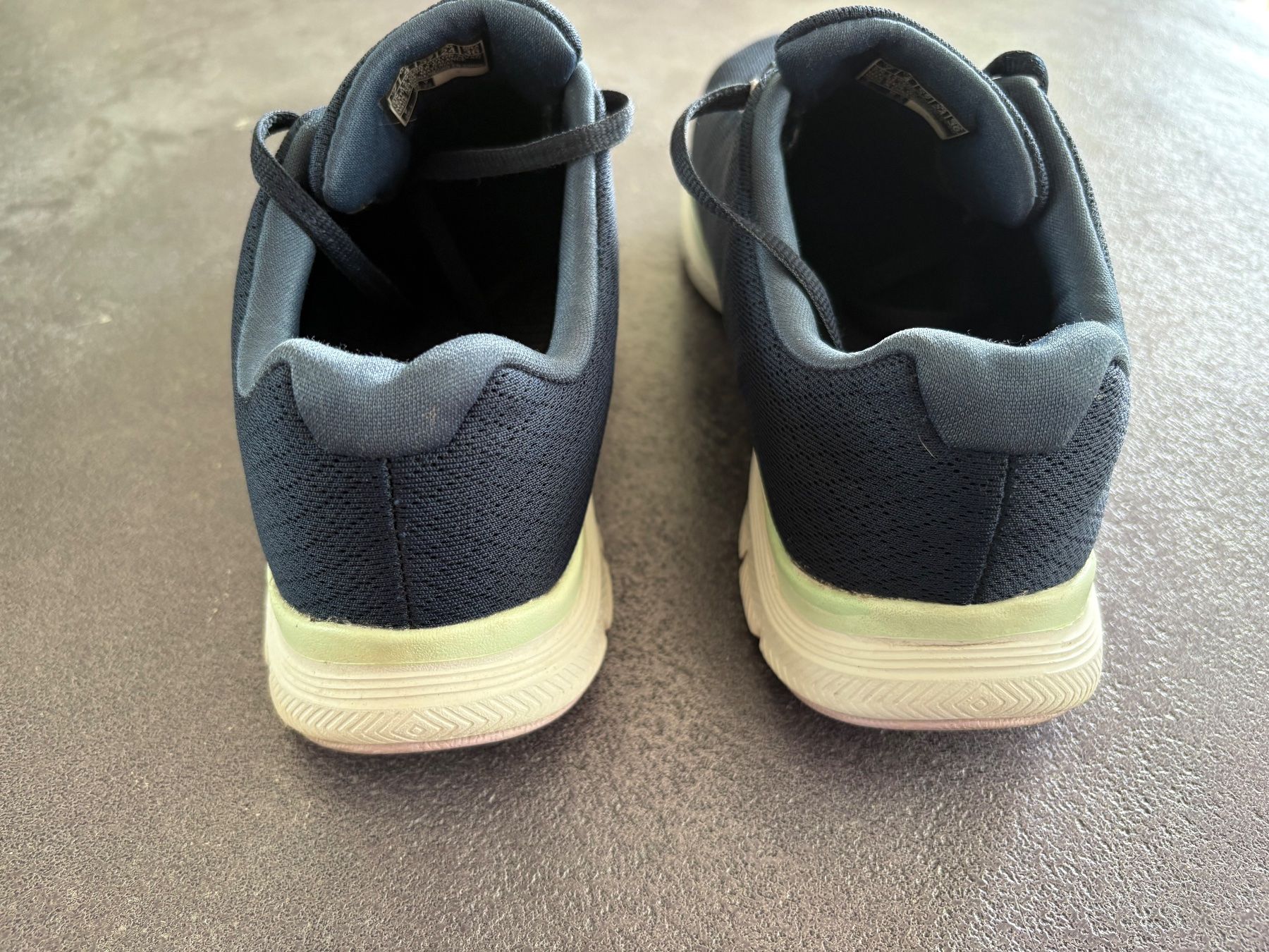 Skechers Chaussures femmes: Damen Sneaker Skechers Blau Grösse 37 – D'occasion à Flawil par HeisseReifen 5