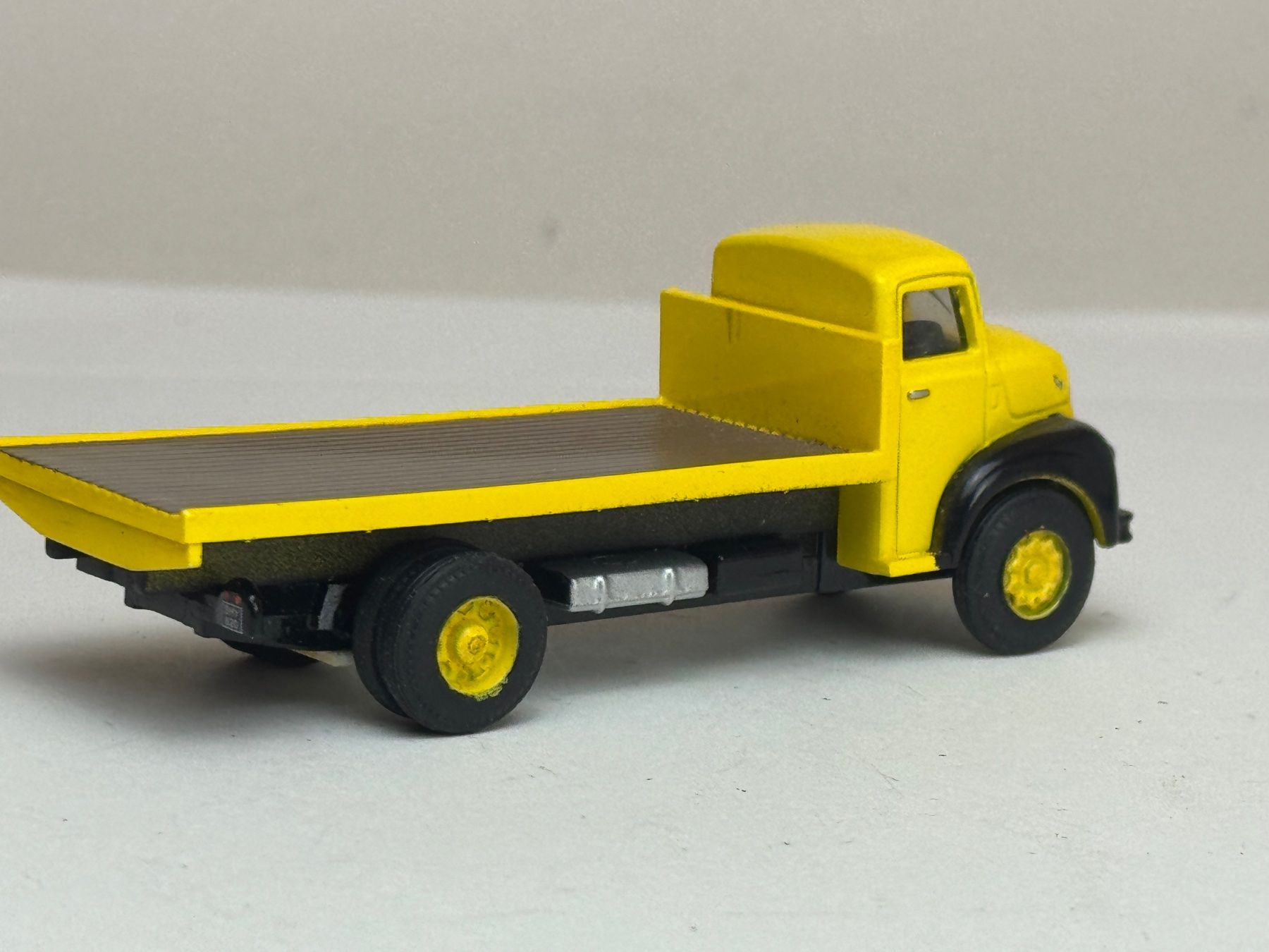 Modellautos: GB3-  Britischer LKW Flachpritsche gelb – Gebraucht aus Elm von Wikmtz 1