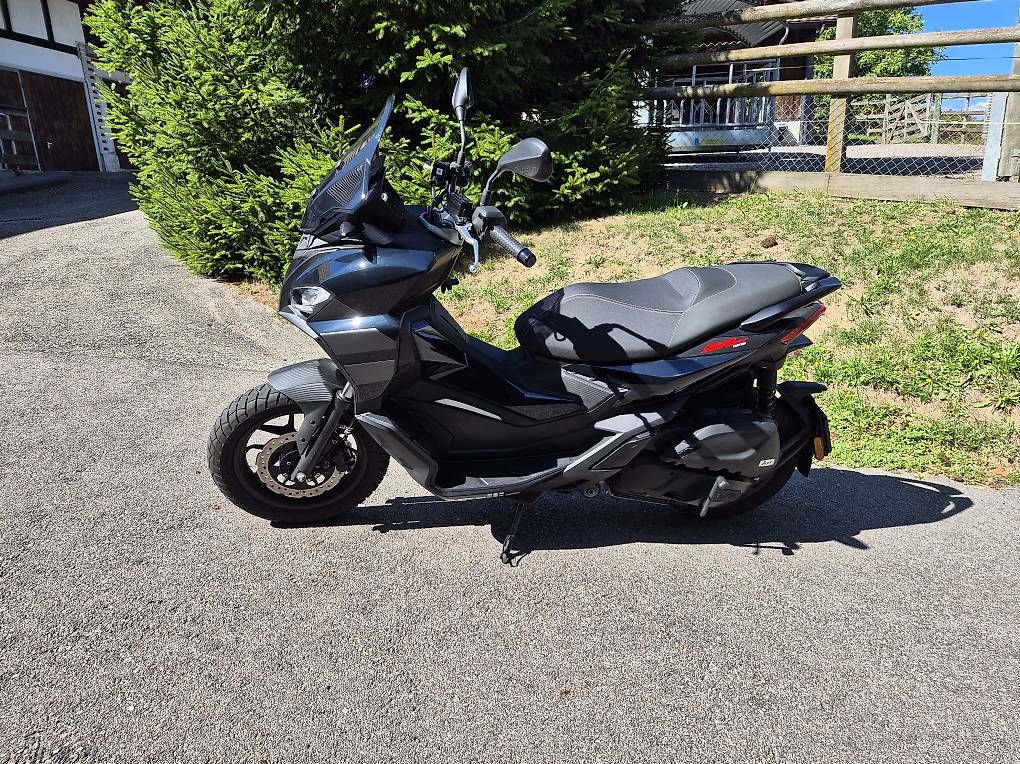 Aprilia Scooter: Aprillia SR GT 125 – Usato da Bern venduto da phi_b8jr 4