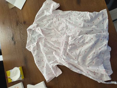 Pyjama kurz Grösse M gestreift mit Herzen