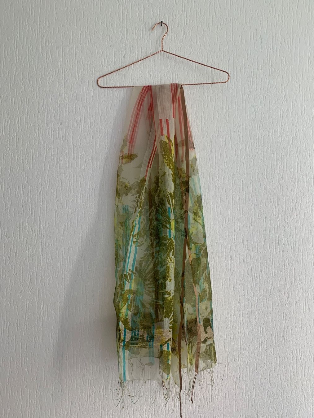 Foulard & Sciarpe: Foulard en soie neuf ! – Nuovo (secondo la descrizione) da Lausanne venduto da Xiaoxi