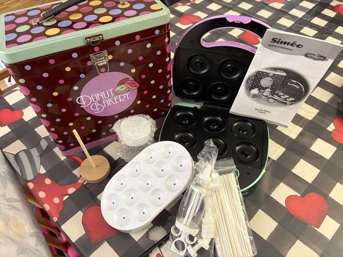 Küchengeräte: Donuts Maker piastra per ciambelle – Neu und originalverpackt aus Novazzano von jen_hx8j