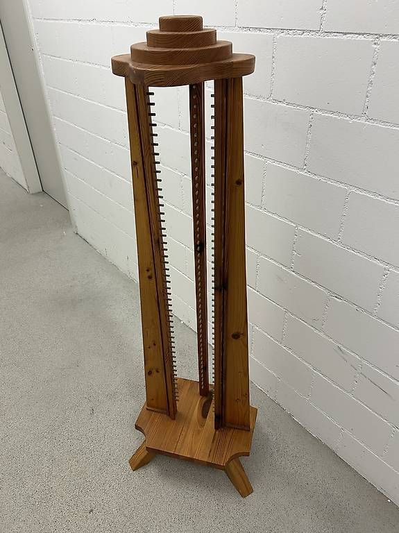 Racks & Supports: CD-Ständer / Einzelstück – D'occasion à Rümikon AG par Gebirge-5303