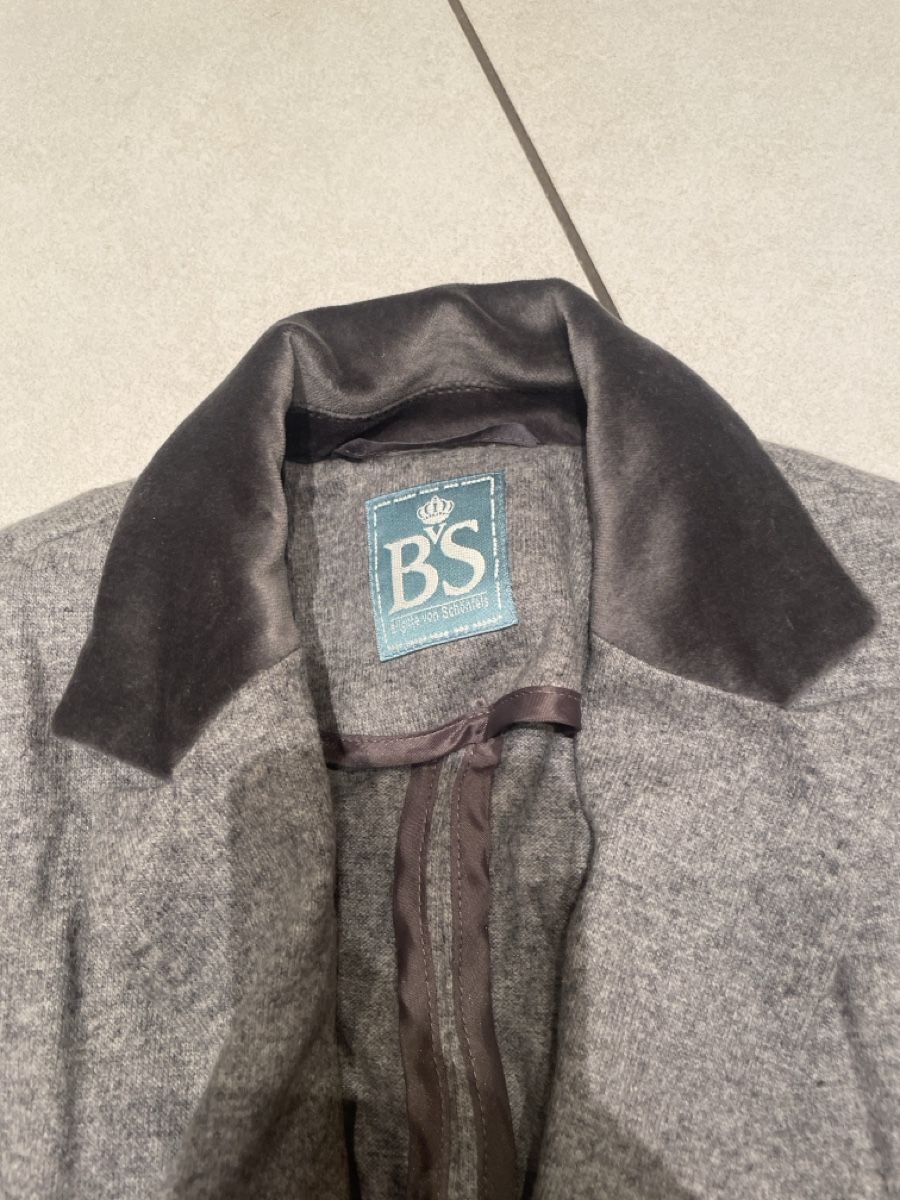 Giacche: Blazer Brigitte von Schönfels grau mit samtkragen gr 36  – Usato da Zürich venduto da eddiekaterblau 1