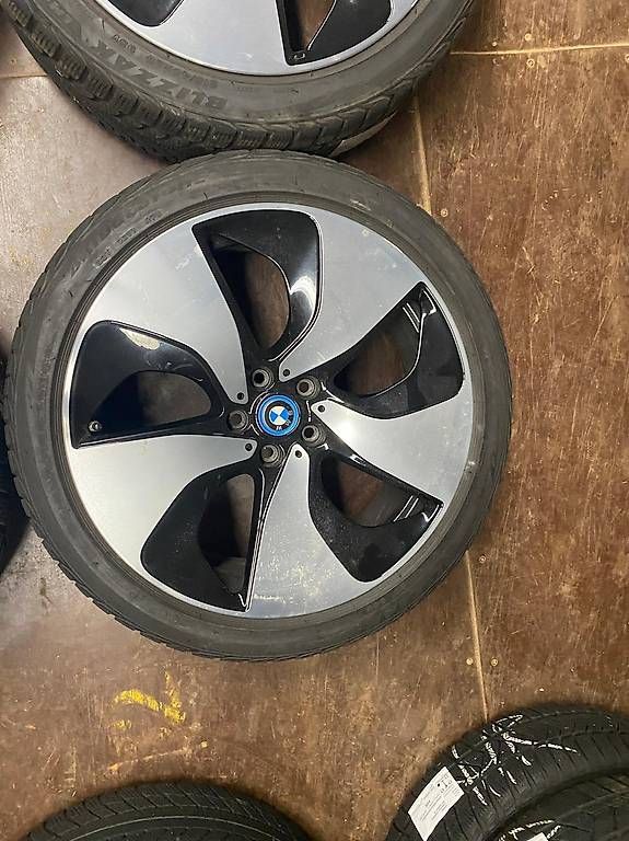 Pneumatici & Ruote complete: BMW I8 Kompletträder – Usato da Meisterschwanden venduto da marcog93 3