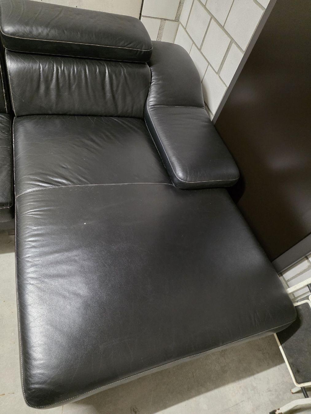 Divani: Canapé modulaire en cuir noir – Usato da Granges-Paccot venduto da Samgas79 2