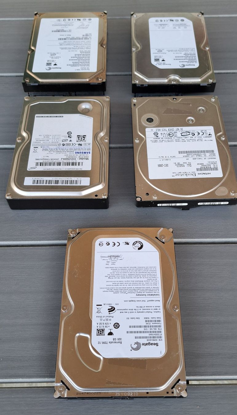 Harddisks: ***** Sortiment von 5x HDD ab 1 CHF – Gebraucht aus Villaz-St-Pierre von Ubid 1