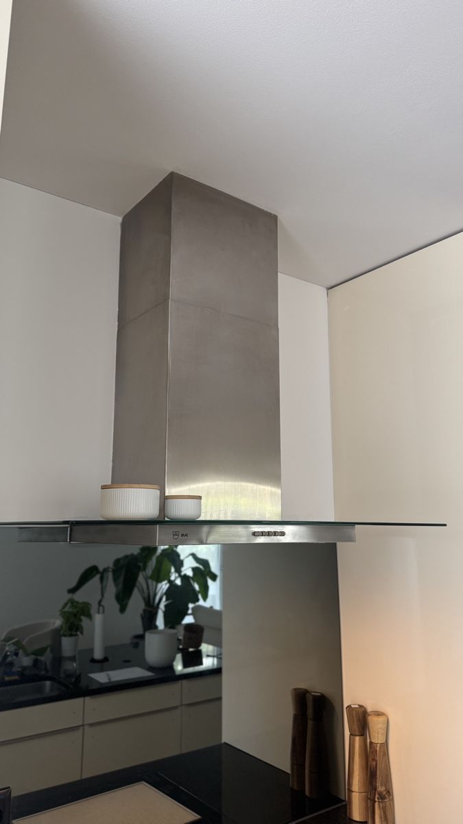 V-Zug Cappe di aspirazione: V-ZUG Range Hood / Extractor / Dunstabzug – Usato da Wädenswil venduto da katdede