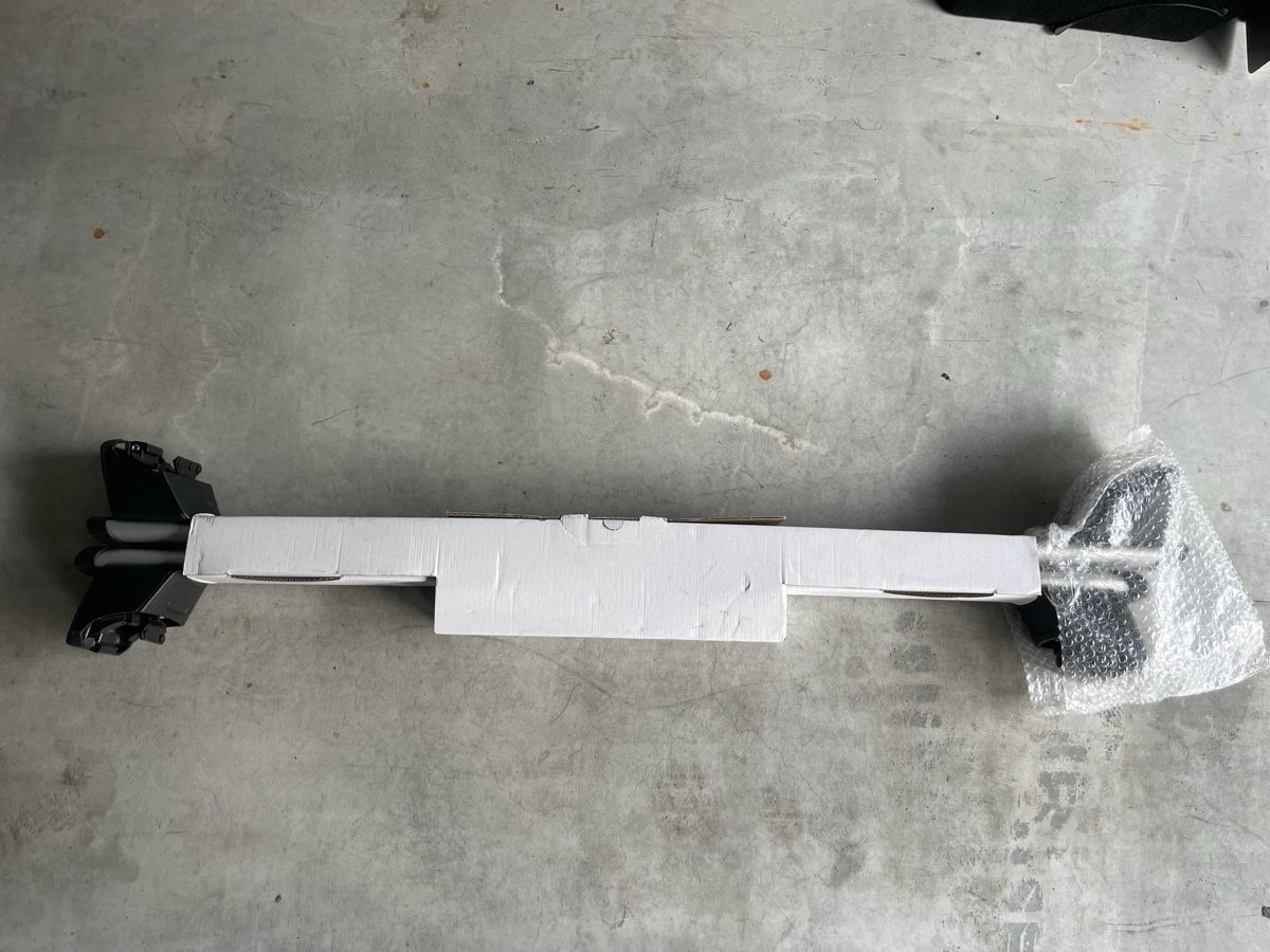 Portapacchi: AUDI Q8 Dachträger Teilnr. 4M8.860.019 – Nuovo e nell'imballaggio originale da Rorschacherberg venduto da drdupor