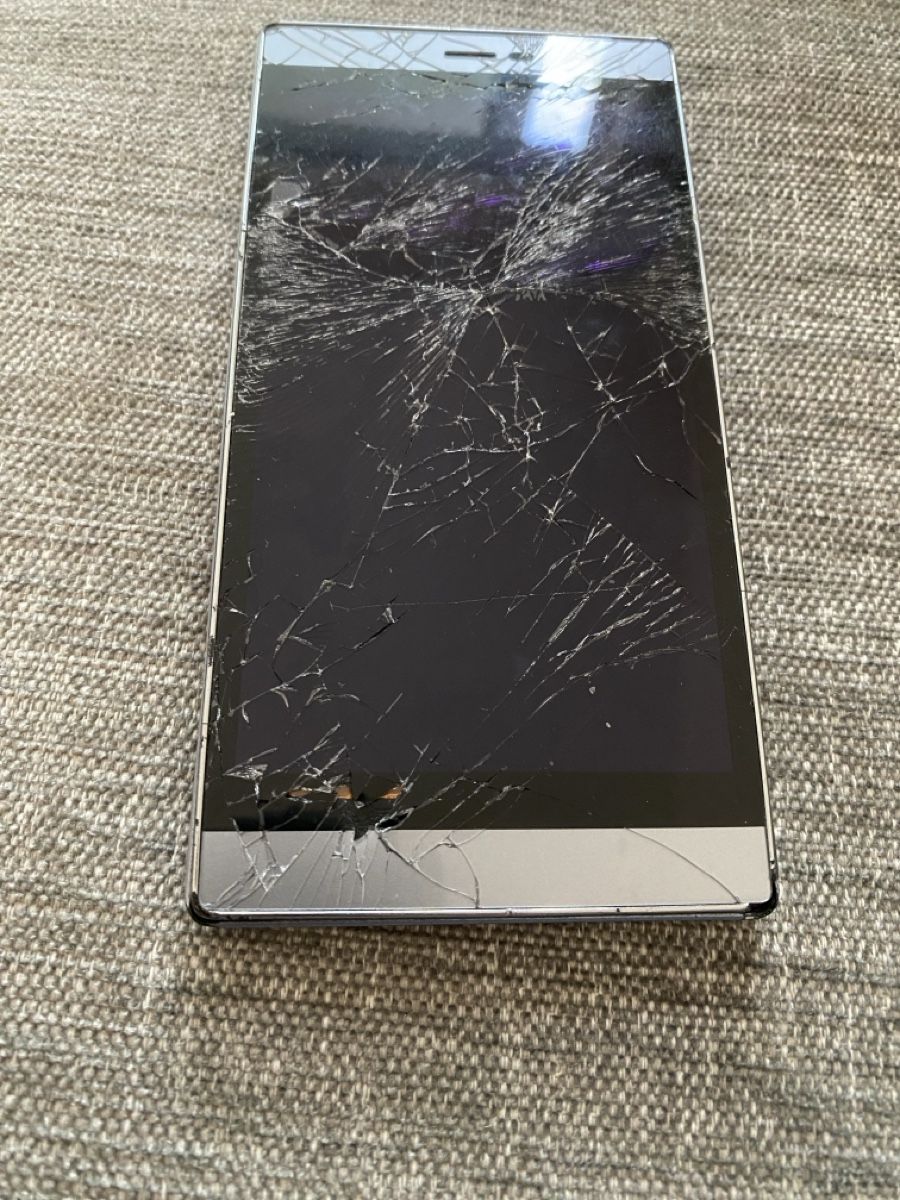 Switel Handys / Smartphones: Switel eSmart M3 – Defekt aus Adliswil von Busys