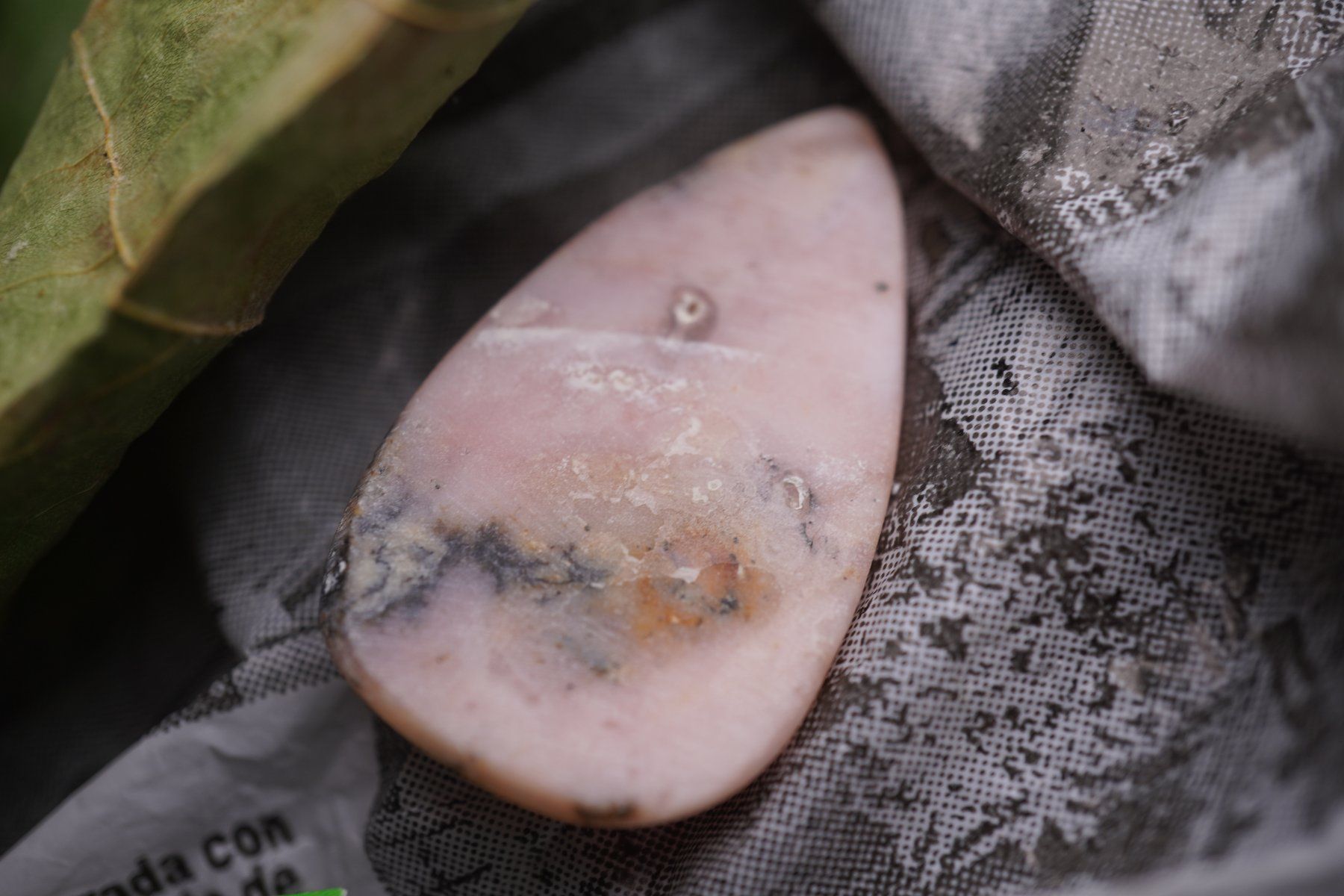 Minerali & Pietre curative: Opal Rosa  Cabochon 34ct  ab 1.- – Nuovo e nell'imballaggio originale da Eschenbach SG venduto da topstone 5