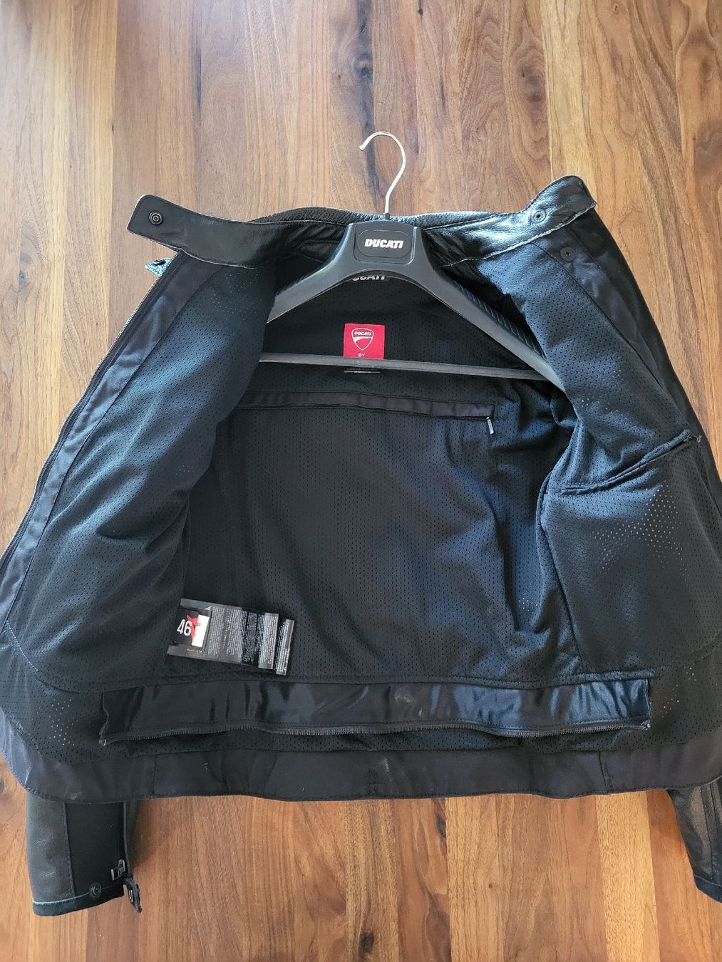 Ducati Giacche: Ducati Lederjacke Damen – Nuovo (secondo la descrizione) da Fruthwilen venduto da Mostro-Medusa 6