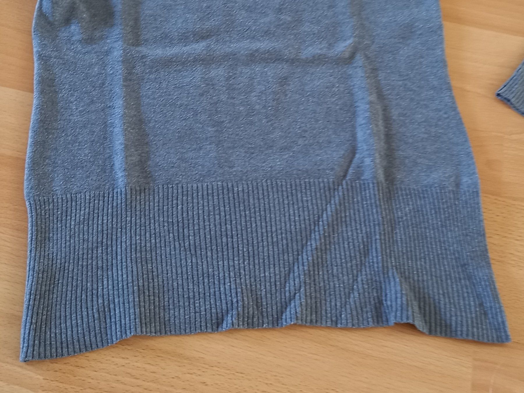 Pullover & Sweatshirts: 3er-Set Damenpullover mit V-Ausschnitt, ca. Gr. M – Gebraucht aus Obernau von Corolli 3