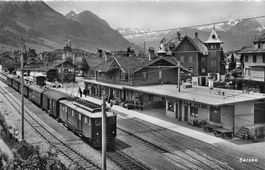Sarnen (OW) Bahnhof mit elektrischem Zug