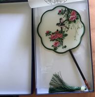 Handfächer bestickt Blumen Vögel mit Quaste dunkelgrün neu