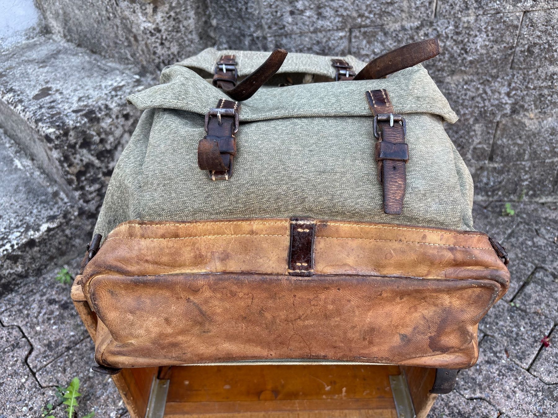 Schweizer Armee Zaini: schöner Schweizer Militär Rucksack – Usato da Feldbach venduto da Fea1 4