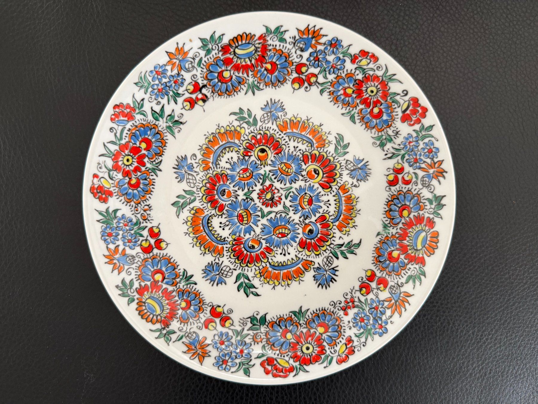 Teller: OPOLE  TELLER  BISQUITTELLER  ANBIETTELLER   HANDGEMALT – Gebraucht aus Subingen von ArtBead