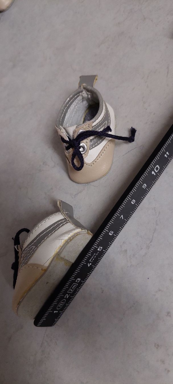 Bambole: Puppenschuhe  – Usato da Muri AG venduto da nindo1 3