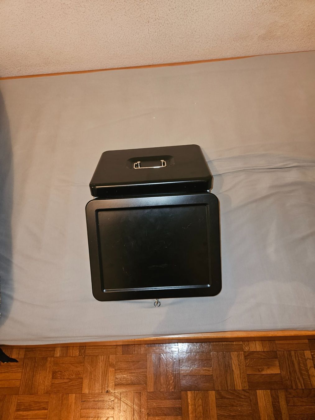 Registratore di cassa: KLEINE SCHWARZE KASSENSCHUBLADE – Usato da Basel venduto da FirstClass4000 4